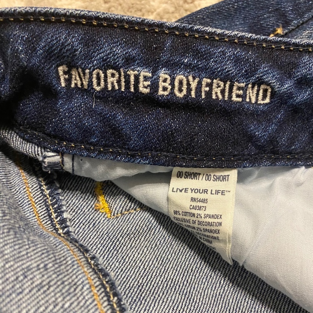 American eagle NWOT boyfriend jeans - Picture 3 of 3